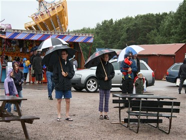 B&ouml;da Marknad S&ouml;ndag o regn